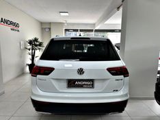 VOLKSWAGEN TIGUAN 1.4 ALLSPACE COMFORT 250 TSI 2018/2018 ANDRIGO VEÍCULOS CAXIAS DO SUL / Carros no Vale