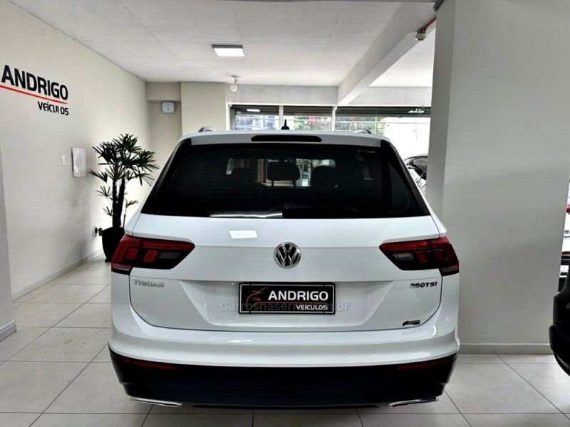 VOLKSWAGEN TIGUAN 1.4 ALLSPACE COMFORT 250 TSI 2018/2018 ANDRIGO VEÍCULOS CAXIAS DO SUL / Carros no Vale