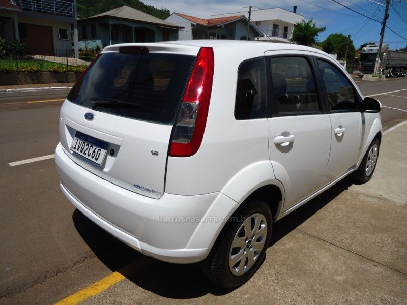 FORD FIESTA 1.6 ROCAM SE PLUS SEDAN 8V 2012/2012 BOURSCHEID CARROS E MOTOS SANTA CLARA DO SUL / Carros no Vale