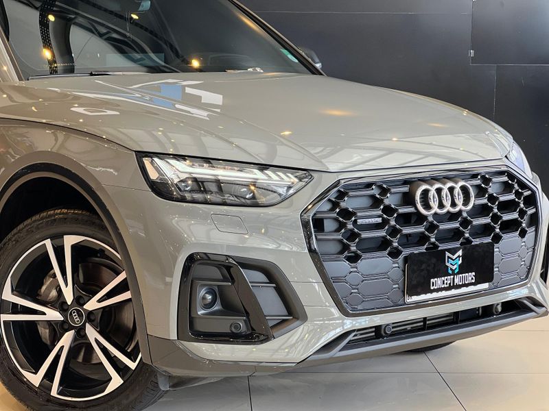 Audi Q5 S-Line Black 2.0 TFSI Quat S-Tronic 2021/2021 CONCEPT MOTORS PASSO FUNDO / Carros no Vale