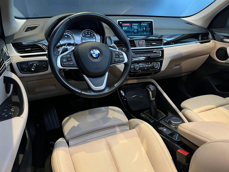 BMW X1 SDRIVE 20i 2.0/2.0 TB Acti.Flex Aut. 2019/2019 CONCEPT MOTORS PASSO FUNDO / Carros no Vale