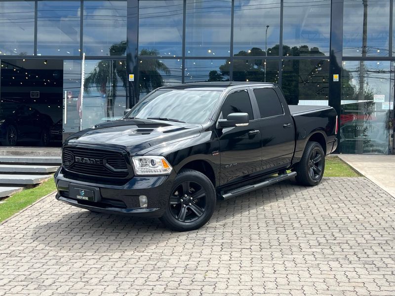 Ram Classic LARAMIE NIGHT ED 5.7 4X4 Aut. 2022/2022 CONCEPT MOTORS PASSO FUNDO / Carros no Vale