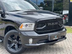 Ram Classic LARAMIE NIGHT ED 5.7 4X4 Aut. 2022/2022 CONCEPT MOTORS PASSO FUNDO / Carros no Vale