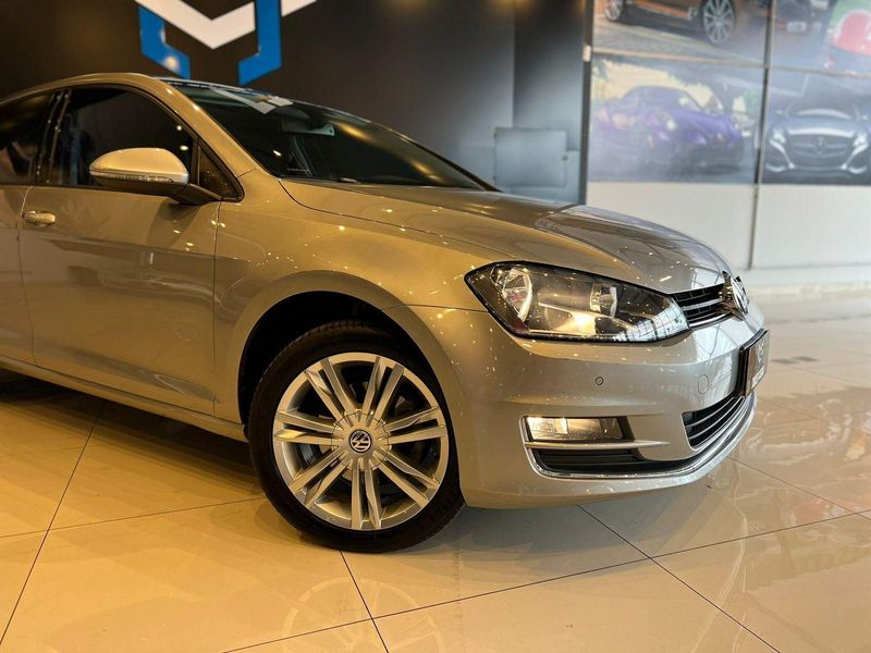 Volkswagen Golf Highline 1.4 TSI 140cv Aut. 2015/2015 CONCEPT MOTORS PASSO FUNDO / Carros no Vale