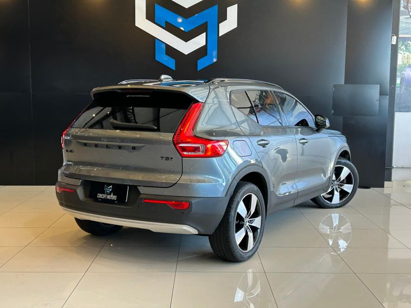 Volvo XC40 T-5 MOMENTUM 2.0 252cv AWD 2019/2019 CONCEPT MOTORS PASSO FUNDO / Carros no Vale