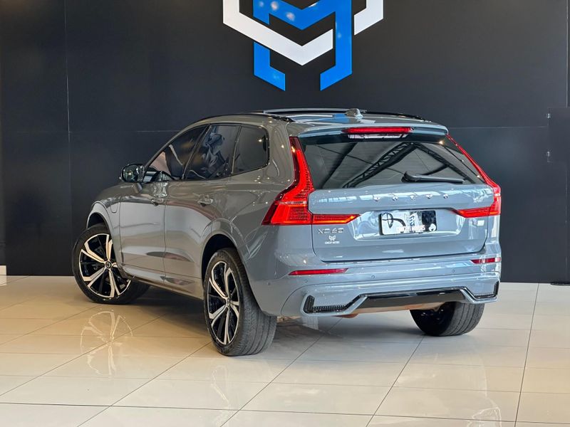 Volvo XC60 T-8 Ultim.Dark 2.0 AWD (HÃ­brido) 2022/2023 CONCEPT MOTORS PASSO FUNDO / Carros no Vale