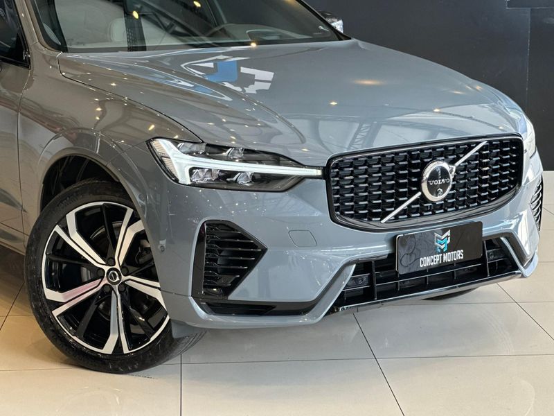 Volvo XC60 T-8 Ultim.Dark 2.0 AWD (HÃ­brido) 2022/2023 CONCEPT MOTORS PASSO FUNDO / Carros no Vale