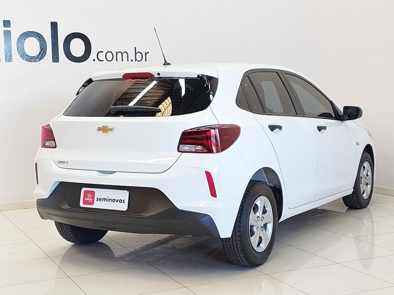 Chevrolet ONIX 1.0 FLEX MANUAL 2023/2024 BETIOLO NOVOS E SEMINOVOS LAJEADO / Carros no Vale