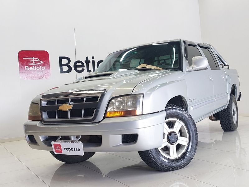 Chevrolet S10 2.8 4X4 CD 12V TURBO INTERCOOLER DIESEL 4P MANUAL 2001/2001 BETIOLO NOVOS E SEMINOVOS LAJEADO / Carros no Vale