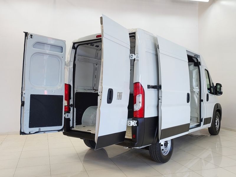 Fiat DUCATO 2.2 BLUEHDI DIESEL CARGO MANUAL 2023/2023 BETIOLO NOVOS E SEMINOVOS LAJEADO / Carros no Vale