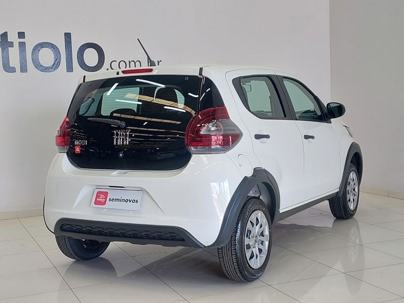 Fiat MOBI 1.0 EVO FLEX LIKE MANUAL 2023/2024 BETIOLO NOVOS E SEMINOVOS LAJEADO / Carros no Vale