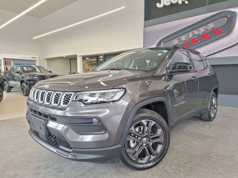 JEEP COMPASS 1.3 T270 TURBO FLEX SPORT AT6 2025/2025 BETIOLO NOVOS E SEMINOVOS LAJEADO / Carros no Vale