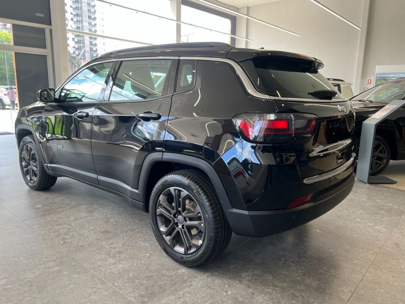 JEEP COMPASS 1.3 T270 TURBO FLEX SPORT AT6 2025/2025 BETIOLO NOVOS E SEMINOVOS LAJEADO / Carros no Vale