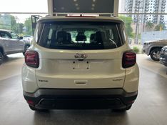 JEEP RENEGADE 1.3 T270 TURBO FLEX LONGITUDE AT6 2024/2025 BETIOLO NOVOS E SEMINOVOS LAJEADO / Carros no Vale