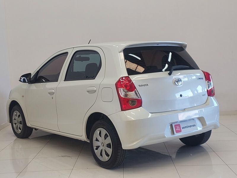 Toyota ETIOS 1.3 X 16V FLEX 4P AUTOMÁTICO 2017/2018 BETIOLO NOVOS E SEMINOVOS LAJEADO / Carros no Vale