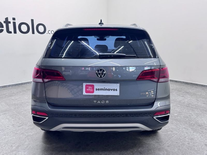 Volkswagen TAOS 1.4 250 TSI TOTAL FLEX HIGHLINE AUTOMÁTICO 2023/2023 BETIOLO NOVOS E SEMINOVOS LAJEADO / Carros no Vale