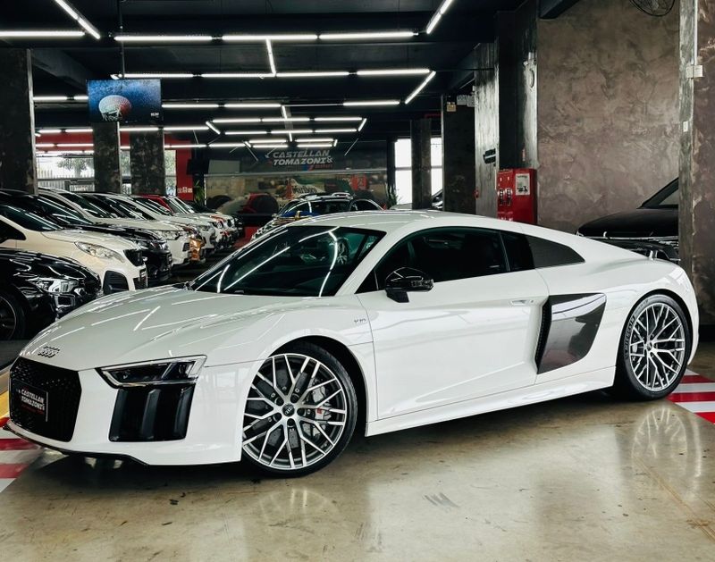 Audi R8 5.2 FSI COUPE PLUS QUATTRO V10 40V GASOLINA 2P S TRONIC 2017/2018 CASTELLAN E TOMAZONI MOTORS CAXIAS DO SUL / Carros no Vale