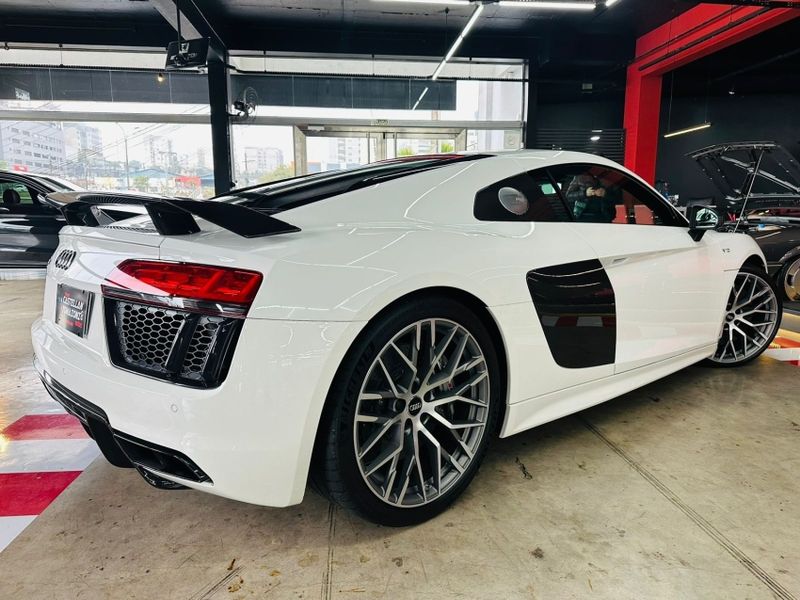 Audi R8 5.2 FSI COUPE PLUS QUATTRO V10 40V GASOLINA 2P S TRONIC 2017/2018 CASTELLAN E TOMAZONI MOTORS CAXIAS DO SUL / Carros no Vale