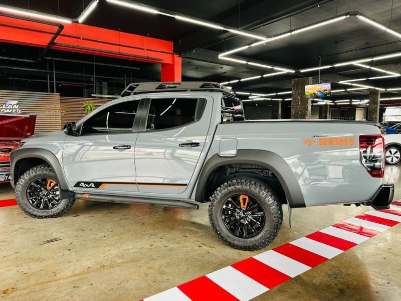 Mitsubishi L200 TRITON 2.4 16V TURBO DIESEL SPORT SAVANA SERTÔES CD 4P 4X4 AUTOMÁTICO 2023/2024 CASTELLAN E TOMAZONI MOTORS CAXIAS DO SUL / Carros no Vale