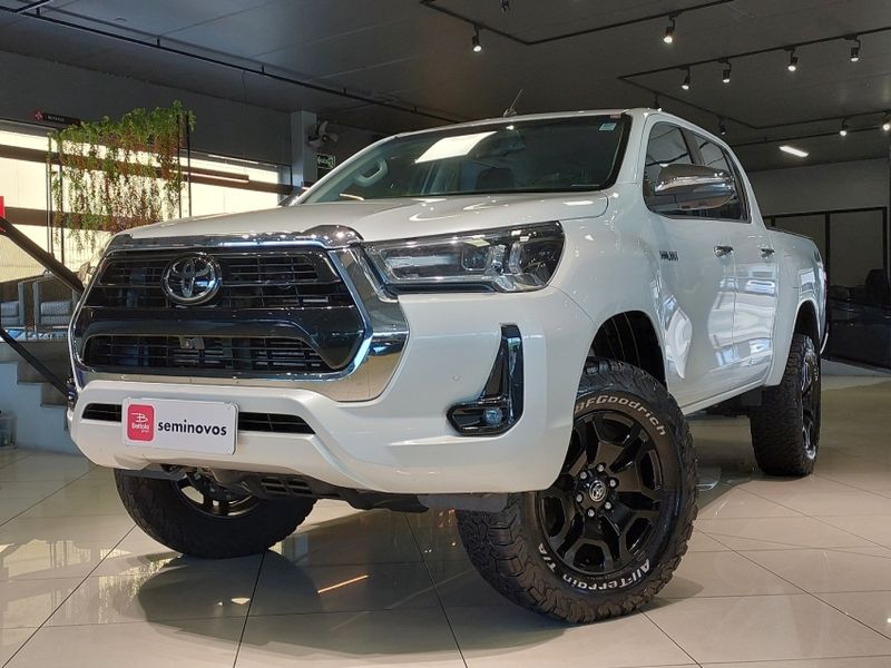 Toyota HILUX 2.8 D-4D TURBO DIESEL CD SRX 4X4 AUTOMÁTICO 2023/2024 BETIOLO NOVOS E SEMINOVOS LAJEADO / Carros no Vale