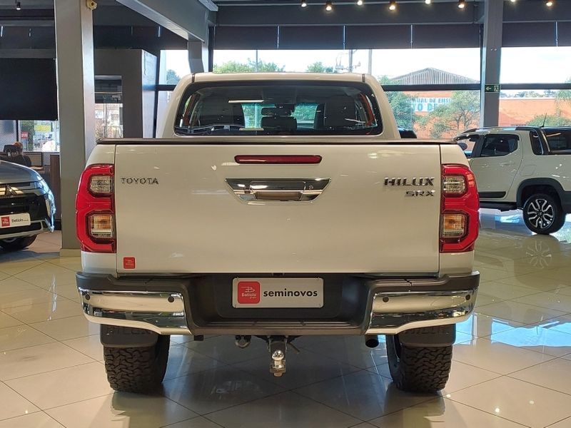 Toyota HILUX 2.8 D-4D TURBO DIESEL CD SRX 4X4 AUTOMÁTICO 2023/2024 BETIOLO NOVOS E SEMINOVOS LAJEADO / Carros no Vale