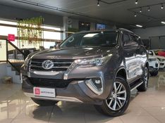 Toyota HILUX SW4 2.8 SRX 4X4 7 LUGARES 16V TURBO INTERCOOLER DIESEL 4P AUTOMÁTICO 2019/2019 BETIOLO NOVOS E SEMINOVOS LAJEADO / Carros no Vale