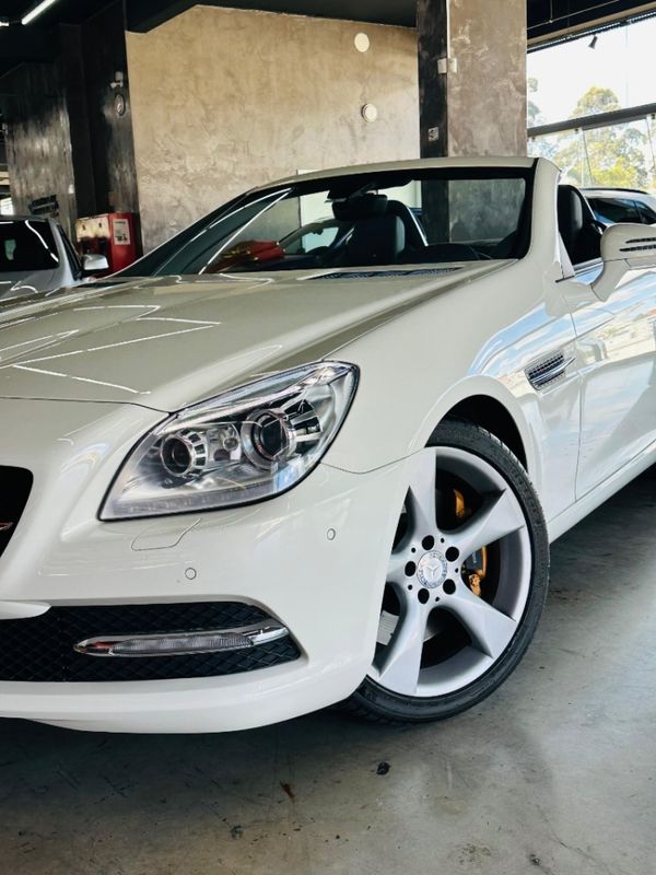 Mercedes-Benz SLK 350 3.5 ROADSTER V6 GASOLINA 2P AUTOMÁTICO 2011/2012 CASTELLAN E TOMAZONI MOTORS CAXIAS DO SUL / Carros no Vale