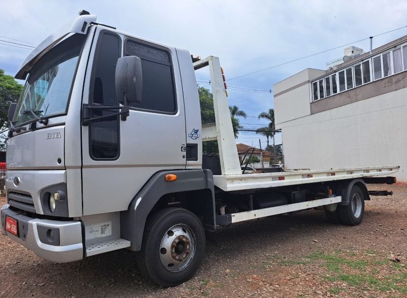 Ford Cargo 816 Plataforma 2015/2015 CAMINHÕES & CAMIONETAS PASSO FUNDO / Carros no Vale