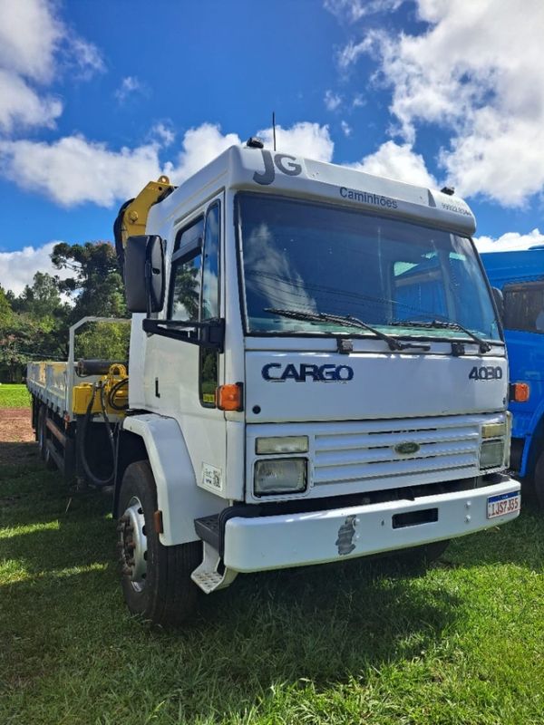 Ford Cargo 4030 2p Munck 2000/2000 CAMINHÕES & CAMIONETAS PASSO FUNDO / Carros no Vale