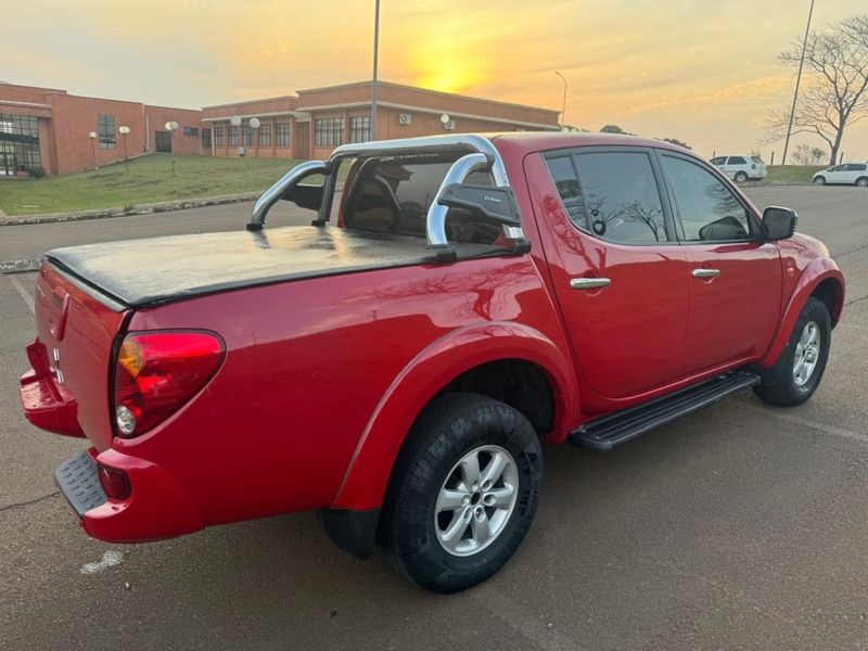 Mitsubishi L200 TRITON 3.2 HPE 4X4 CD 16V TURBO INTERCOOLER DIESEL 4P AUTOMÁTICO 2012/2013 CAMINHÕES & CAMIONETAS PASSO FUNDO / Carros no Vale