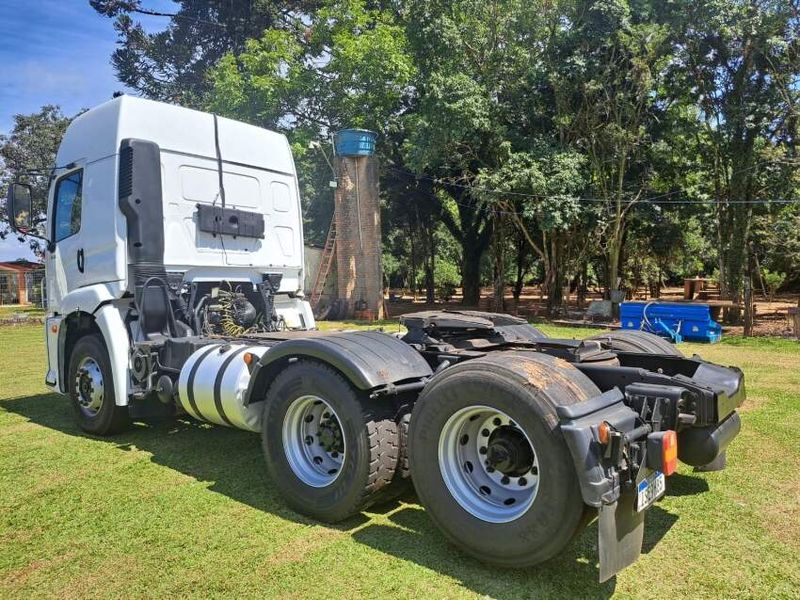 Volkswagen 25370 25-370 E Constel 6×2 Tractor 2p 2011/2011 CAMINHÕES & CAMIONETAS PASSO FUNDO / Carros no Vale