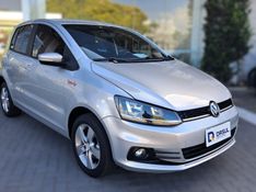 Volkswagen FOX 1.6 MI ROCK IN RIO 8V FLEX 4P MANUAL 2015/2016 DRSUL SEMINOVOS CAXIAS DO SUL – LAJEADO – SANTA CRUZ DO SUL / Carros no Vale