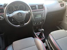 Volkswagen FOX 1.6 MI ROCK IN RIO 8V FLEX 4P MANUAL 2015/2016 DRSUL SEMINOVOS CAXIAS DO SUL – LAJEADO – SANTA CRUZ DO SUL / Carros no Vale