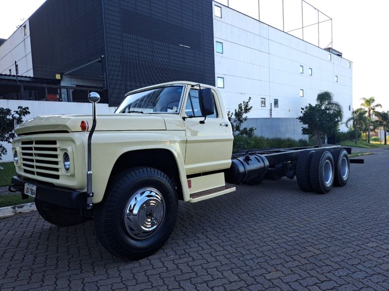 Ford F-22000 2p 6×4 Reduzido No Chassi 1982/1982 CAMINHÕES & CAMIONETAS PASSO FUNDO / Carros no Vale