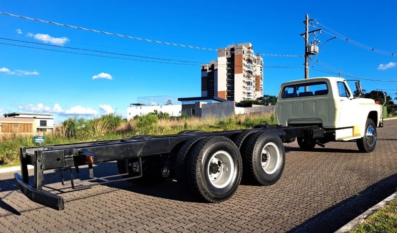 Ford F-22000 2p 6×4 Reduzido No Chassi 1982/1982 CAMINHÕES & CAMIONETAS PASSO FUNDO / Carros no Vale