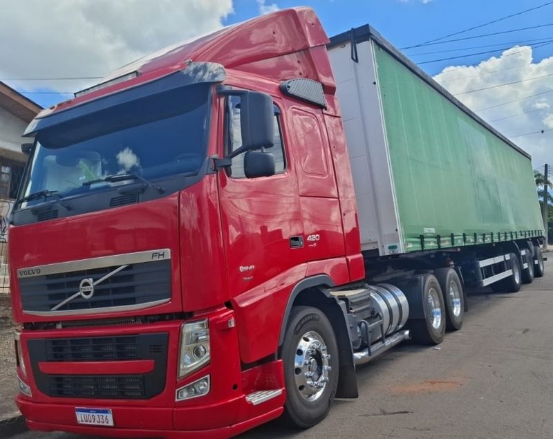 Volvo FH 420 FH-420 6×2 (E5) + Facchini 2017 2013/2013 CAMINHÕES & CAMIONETAS PASSO FUNDO / Carros no Vale