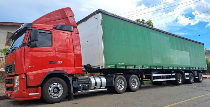 Volvo FH 420 FH-420 6×2 (E5) + Facchini 2017 2013/2013 CAMINHÕES & CAMIONETAS PASSO FUNDO / Carros no Vale