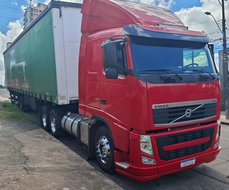 Volvo FH 420 FH-420 6×2 (E5) + Facchini 2017 2013/2013 CAMINHÕES & CAMIONETAS PASSO FUNDO / Carros no Vale