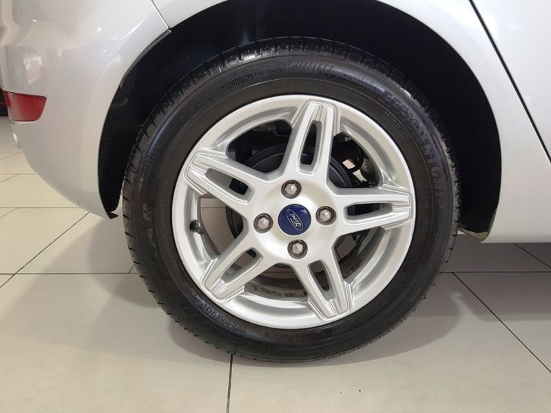 Ford FIESTA 1.6 TI-VCT FLEX SEL POWERSHIFT 2018/2018 ADVANT AUTOMÓVEIS CAXIAS DO SUL / Carros no Vale