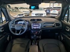 JEEP RENEGADE 1.3 T270 TURBO FLEX S 4X4 AT9 2022/2023 CARRO DEZ NOVO HAMBURGO / Carros no Vale