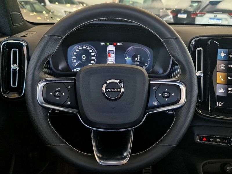 Volvo XC40 1.5 T5 RECHARGE R-DESIGN GEARTRONIC 2021/2021 CARRO DEZ NOVO HAMBURGO / Carros no Vale