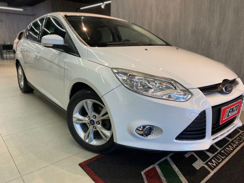 Ford Focus / S AT 1.6 H 2014/2014 ENZO MULTIMARCAS CAXIAS DO SUL / Carros no Vale