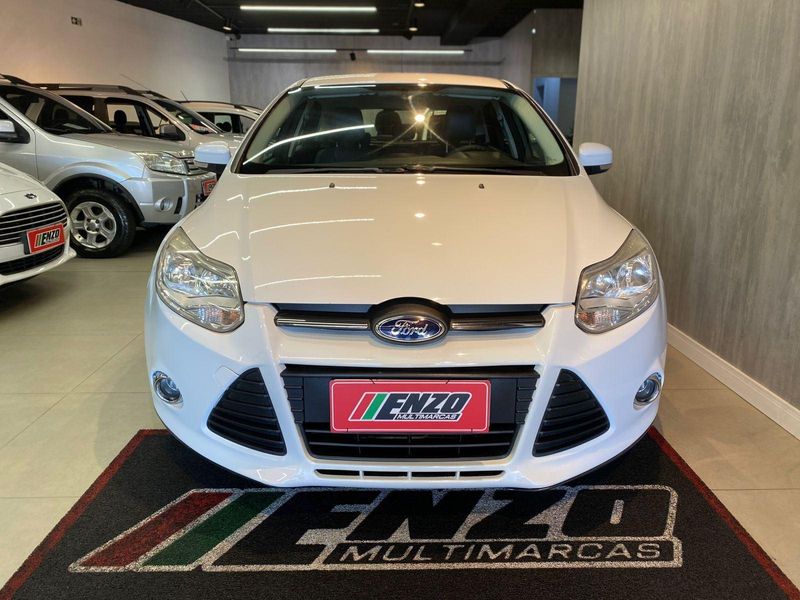 Ford Focus / S AT 1.6 H 2014/2014 ENZO MULTIMARCAS CAXIAS DO SUL / Carros no Vale