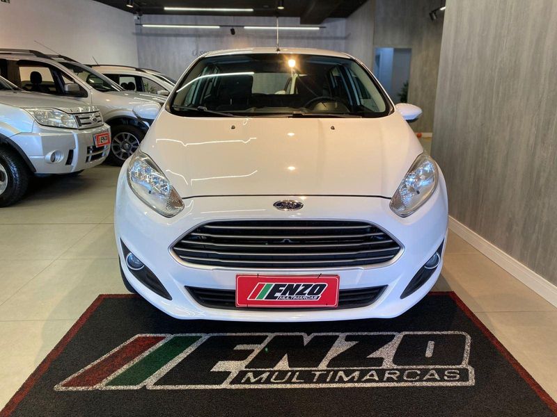 Ford New Fiesta Hatch / HA 1.5L SE 2014/2015 ENZO MULTIMARCAS CAXIAS DO SUL / Carros no Vale