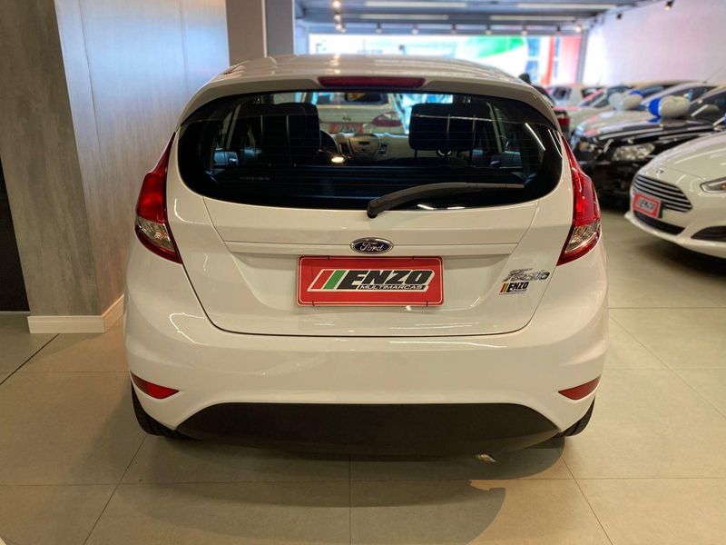 Ford New Fiesta Hatch / HA 1.5L SE 2014/2015 ENZO MULTIMARCAS CAXIAS DO SUL / Carros no Vale