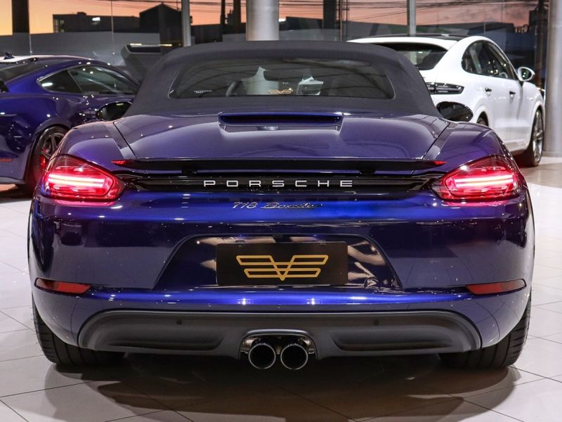 Porsche 718 2.0 16V H4 GASOLINA BOXSTER PDK 2024/2024 VIA BELLA VEÍCULOS ESPECIAIS CAXIAS DO SUL / Carros no Vale