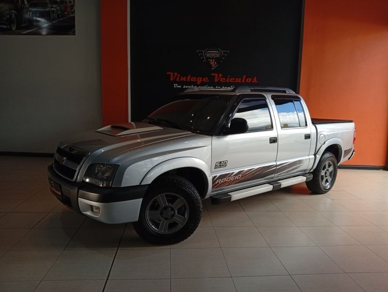 Chevrolet S10 2.4 MPFI RODEIO 4X2 CD 8V FLEX 4P MANUAL 2011/2011 VINTAGE VEÍCULOS CAXIAS DO SUL / Carros no Vale