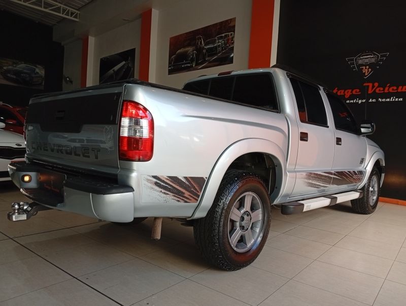 Chevrolet S10 2.4 MPFI RODEIO 4X2 CD 8V FLEX 4P MANUAL 2011/2011 VINTAGE VEÍCULOS CAXIAS DO SUL / Carros no Vale