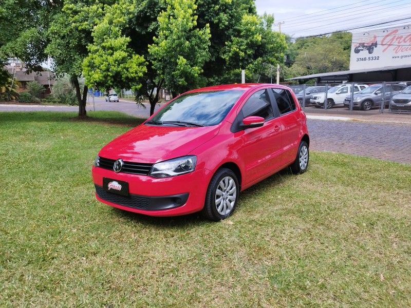 Volkswagen FOX TREND 1.0 2014 GRASSI VEÍCULOS LAJEADO / Carros no Vale