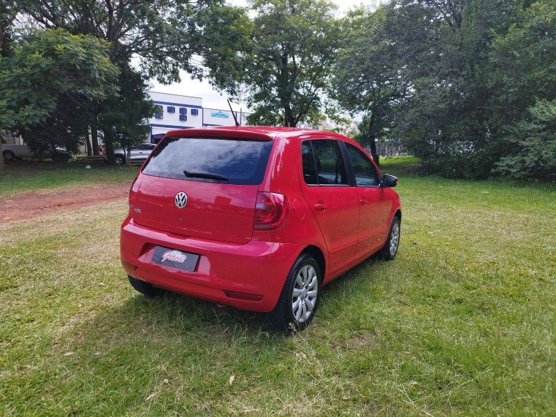 Volkswagen FOX TREND 1.0 2014 GRASSI VEÍCULOS LAJEADO / Carros no Vale